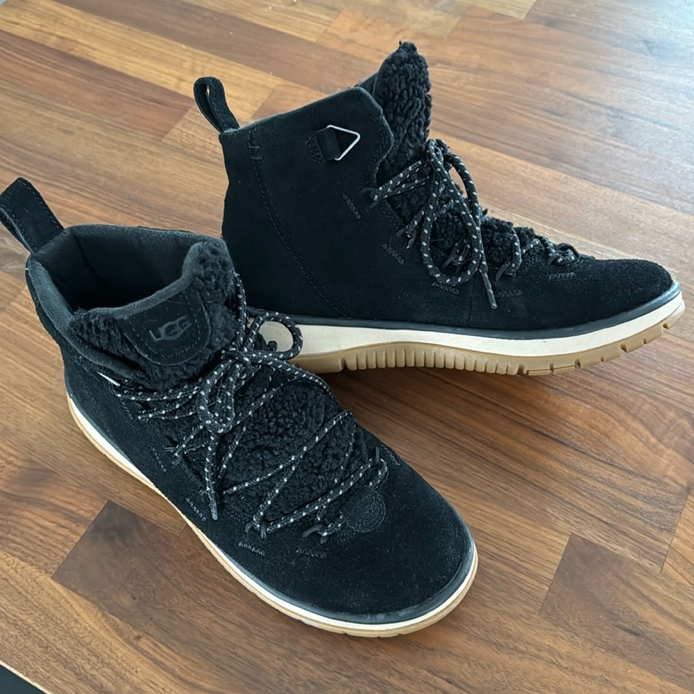 UGG Lakesider Heritage Mid Boot